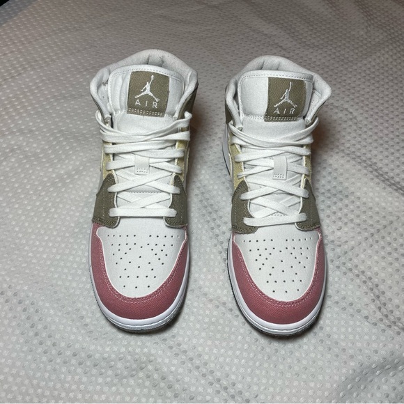 Jordan 1 Mid Vivid Green - Picture 9 of 11